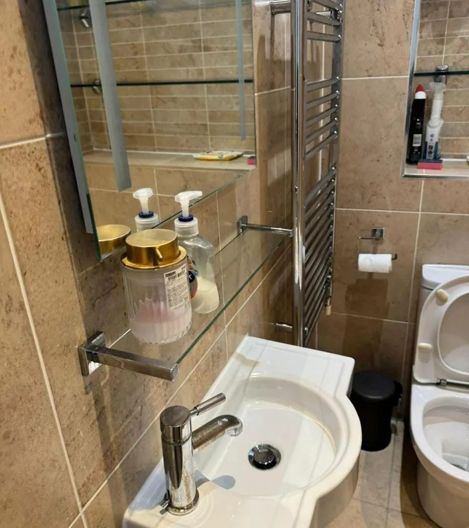 Comfy 1 Bed In Elephant & Castle ロンドン